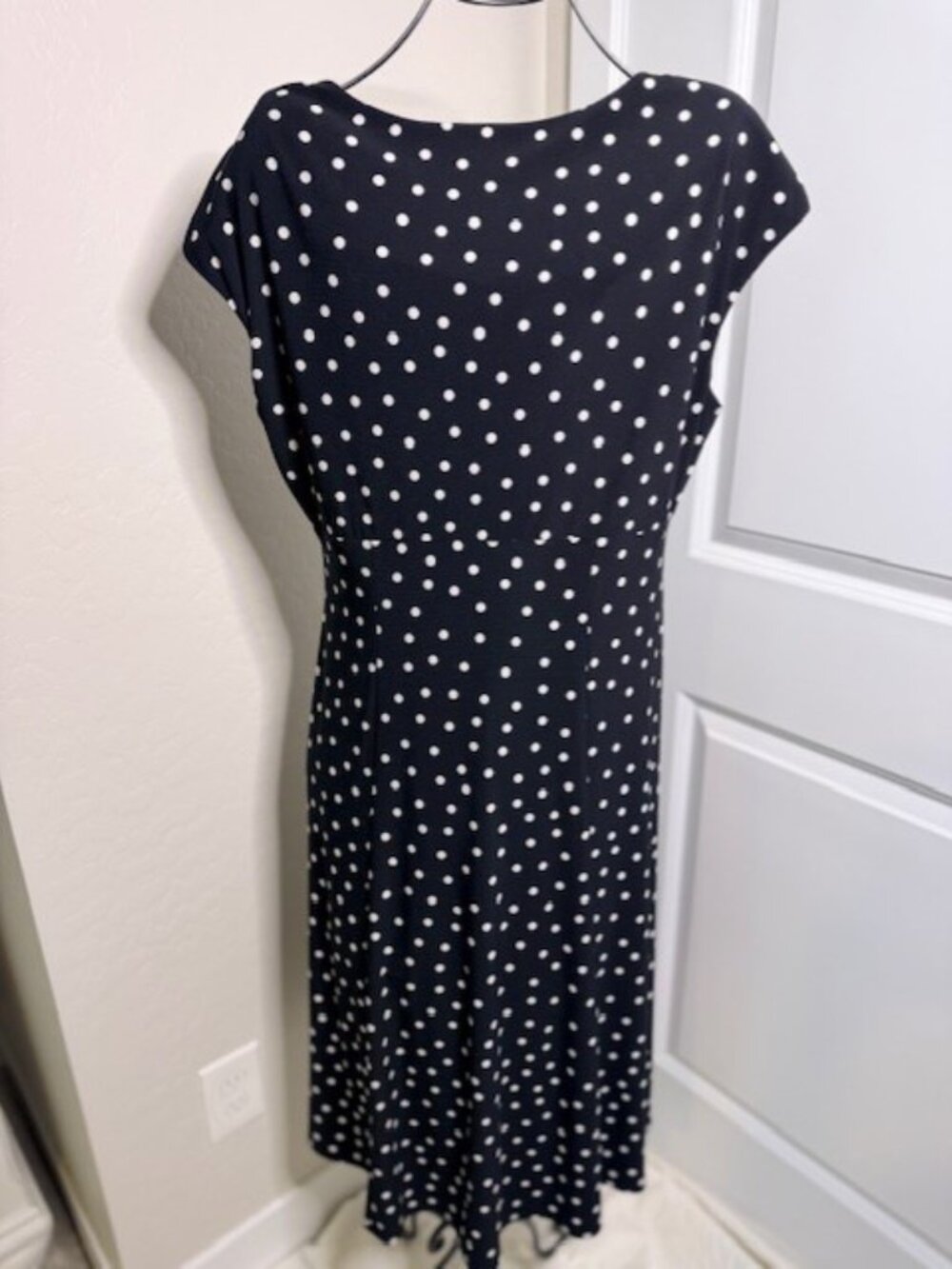 Black Label by Evan-Picone Polka Dot V-Neck Midi Dress, Size 10 - Picture 4 of 10